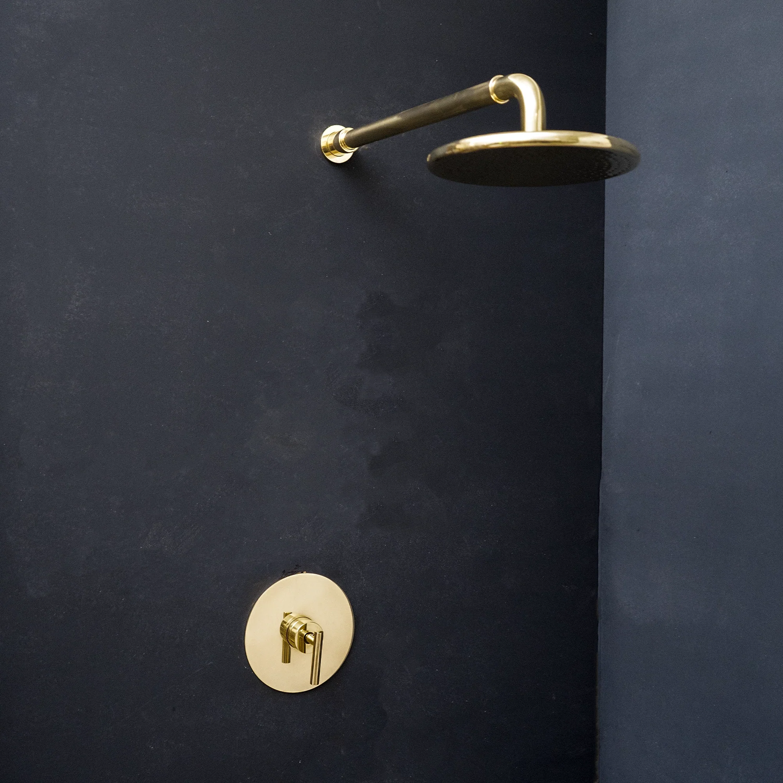 19 Luxura Thermostatic Shower - Image 1