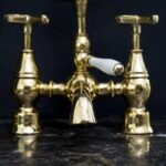 Brassna Tub Filler in Gold - Image 3