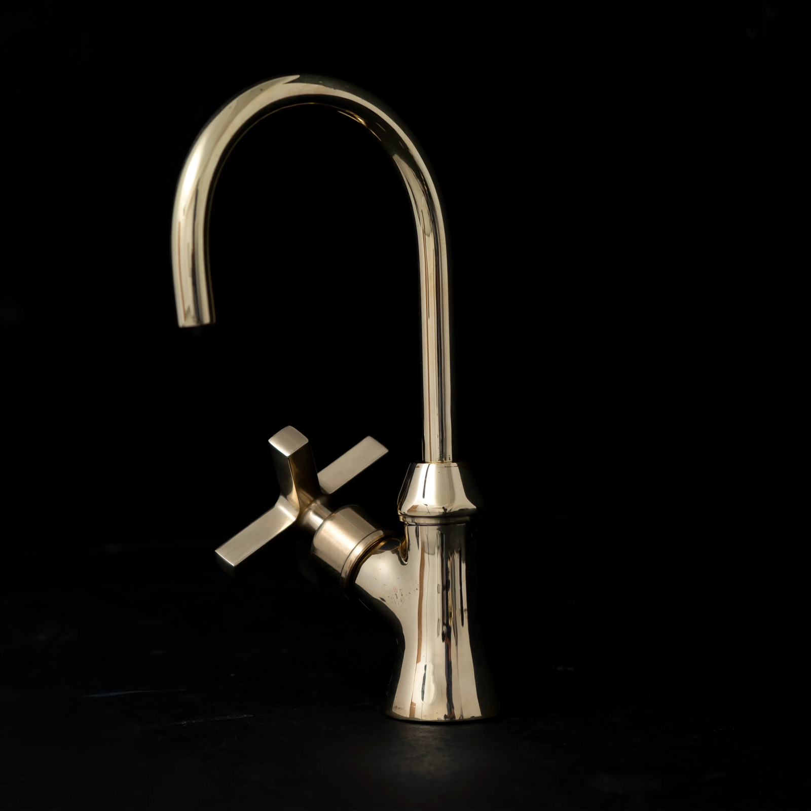 5_9d79c25f-9ac9-43b6-aebd-ecd4bcc3f26c Pure water dispenser - Image 1