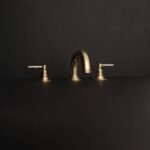 Widespread sink faucet