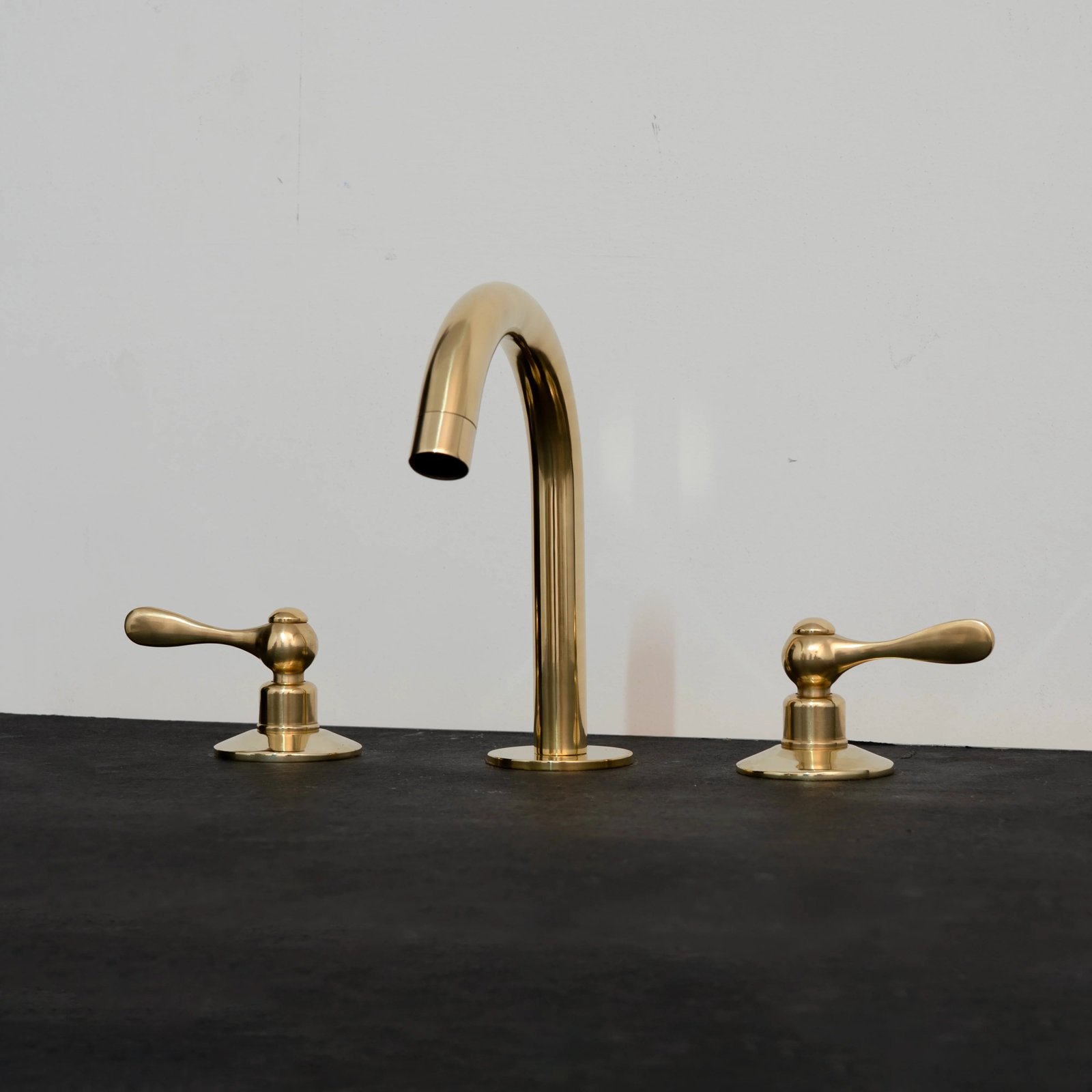 A_b1e0ff0f-b3ab-4f9c-9443-211b5a380524 Premium Brass Faucet with Double Wing Lever Design - Image 1