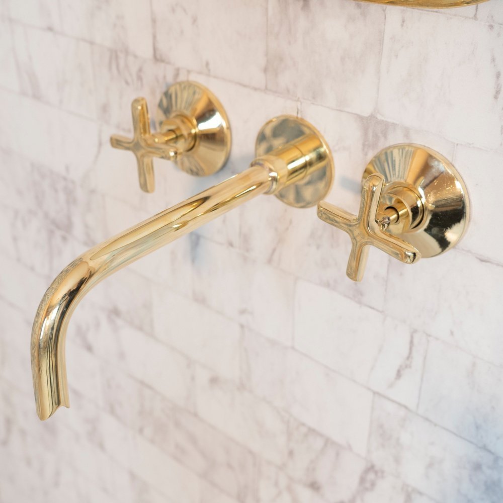 antique-brass-wall-mounted-faucet-with-snake-mouth-305563 Snake Wall Mounted Faucet - Image 1