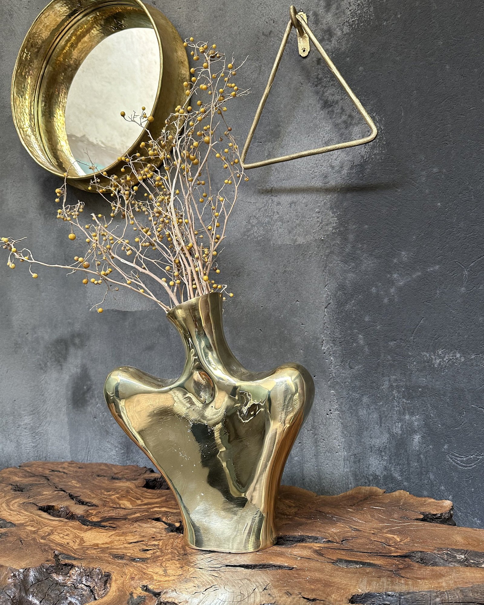 il_fullxfull.6013693802_ejp4 Solid Brass Female Body Vase, Minimalist Bud Vases, Table Flower Vase - Image 1