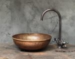 Rustic Hammered Copper Vessel Sink , Handcrafted Round Copper Sink Bathroom