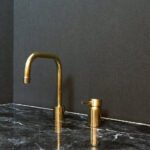 Unlacquered Brass Deck Mounted Basin Faucet - Image 4